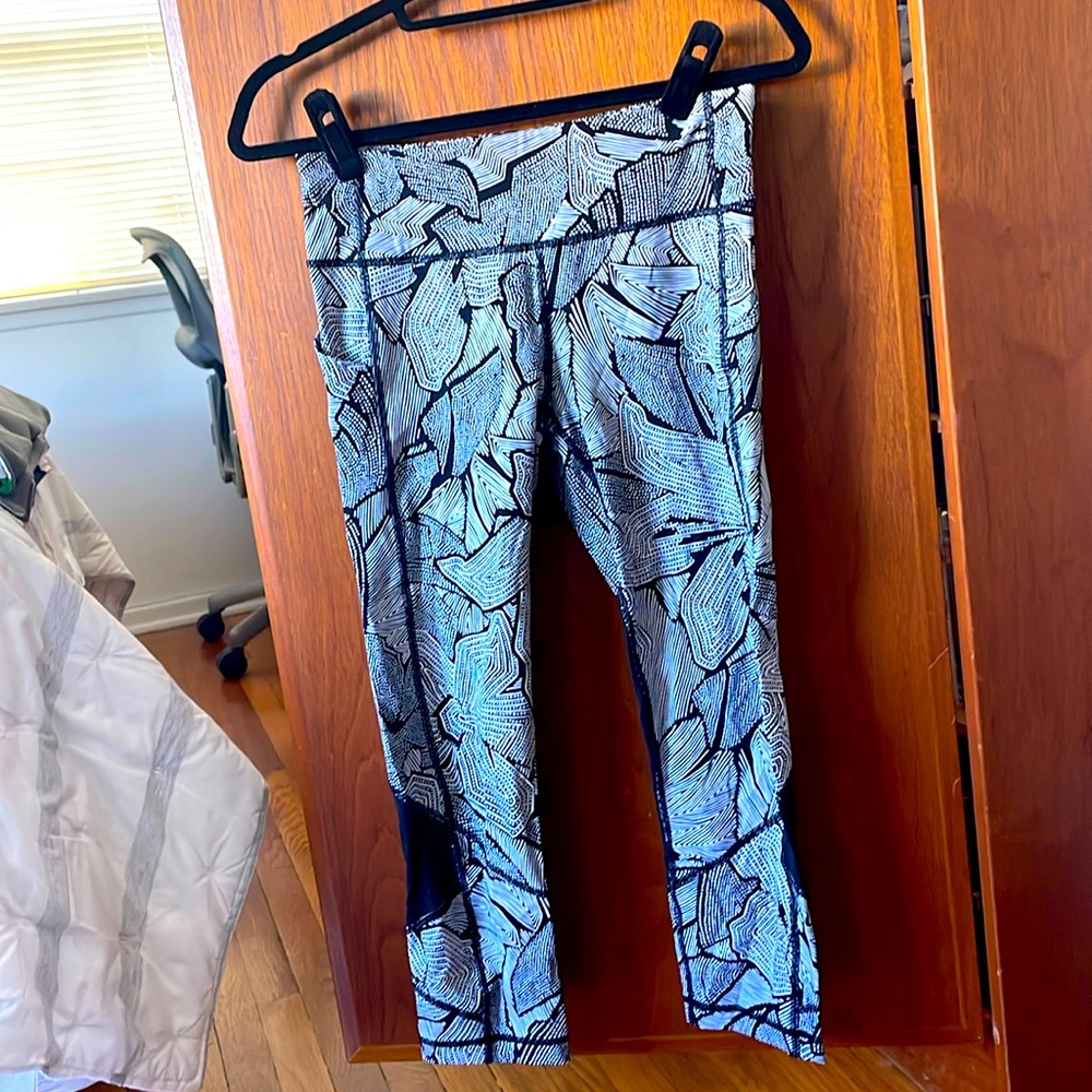 Lululemon Pace Rival Crop Leggings in Dottie Tribe design.